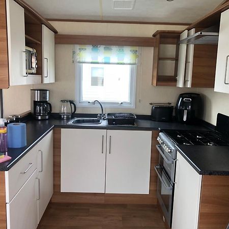 Two X 8 Berth Static Caravan On Lyons Robin Hood Rhyl North Wales Meliden المظهر الخارجي الصورة